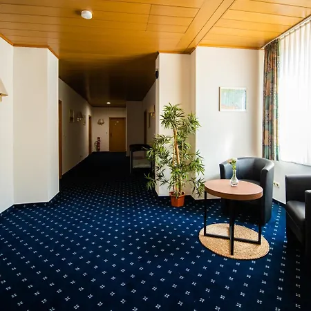 מלון Fraenkischer Hof 3*
