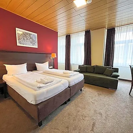 Отель Fraenkischer Hof 3*