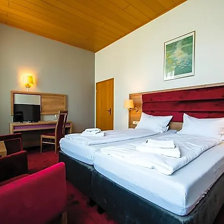 Отель Fraenkischer Hof 3*