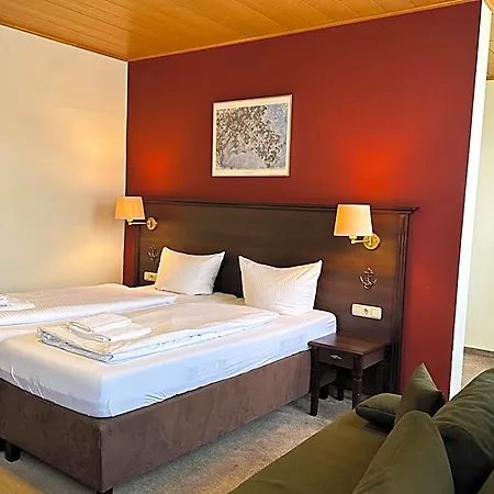 Отель Fraenkischer Hof 3*